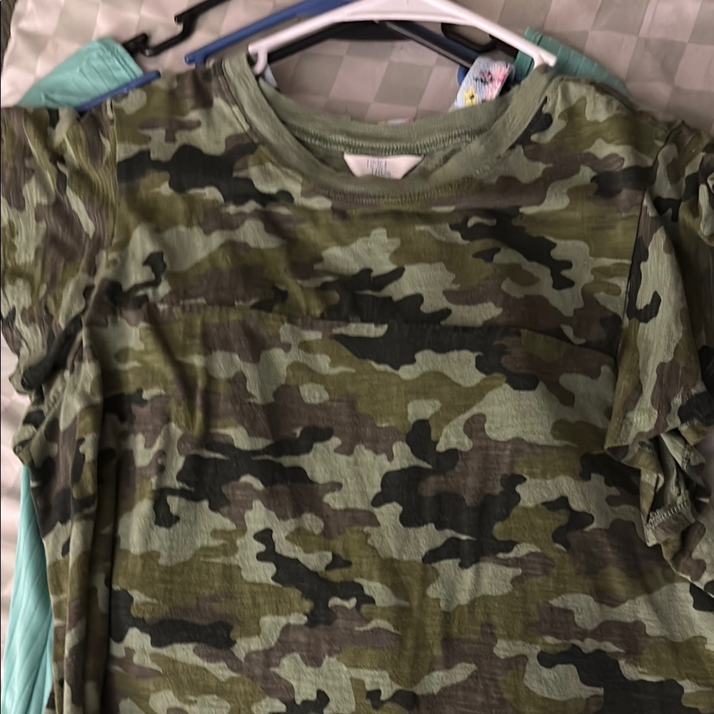 Time and Tru Green Camo Short Sleeve Tee